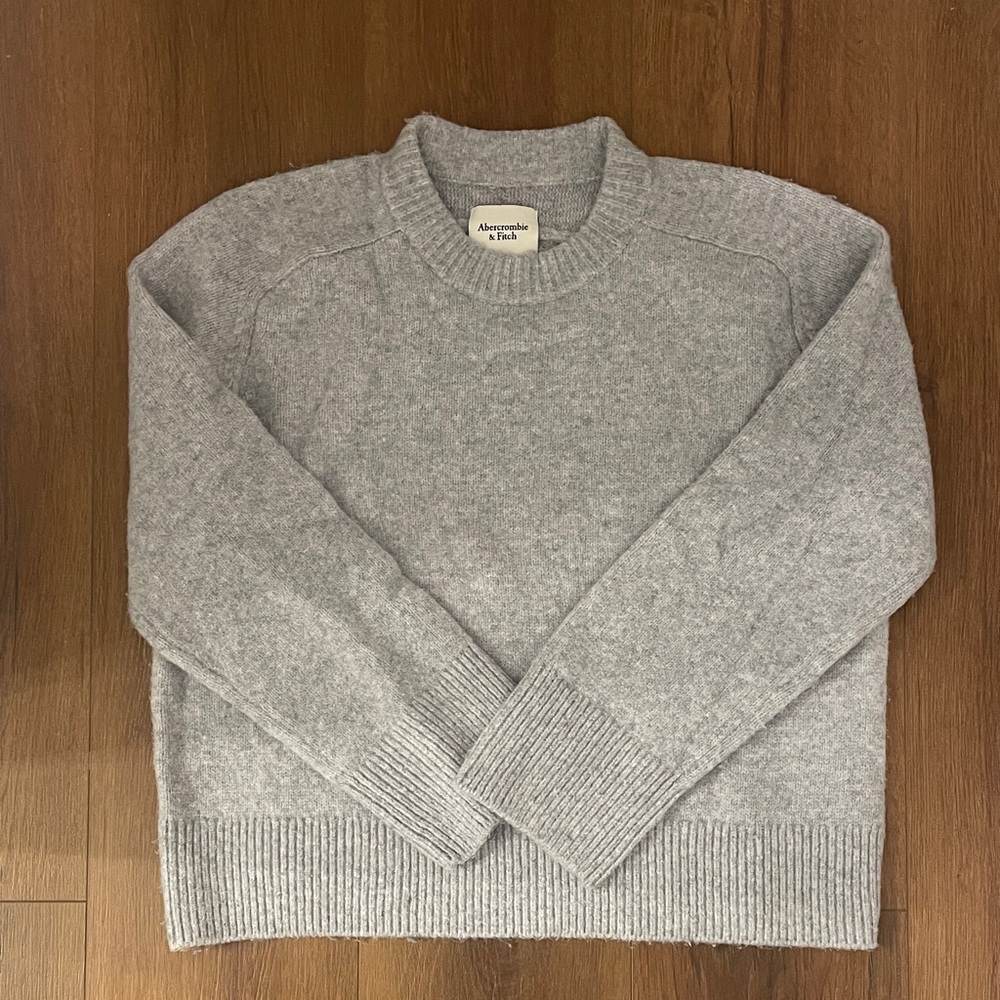 Abercrombie & Fitch Madeline Crewneck Sweater - Sz Small